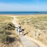 Prázdninový dům Maison Pour 7 Avec Jardin Proche Brem Sur Mer