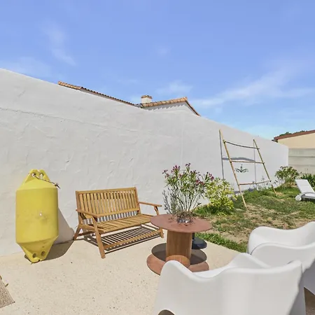 Holiday home Maison Pour 7 Avec Jardin Proche *