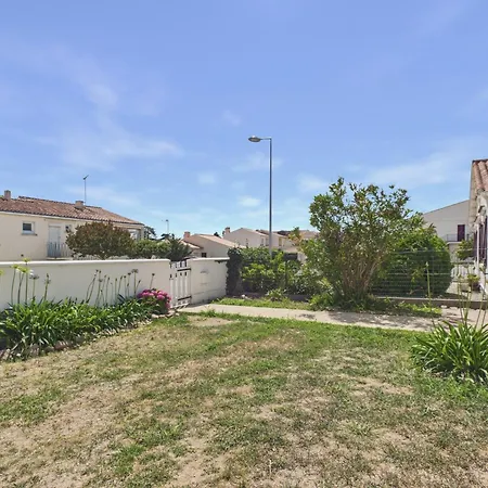 Maison Pour 7 Avec Jardin Proche Holiday home *
